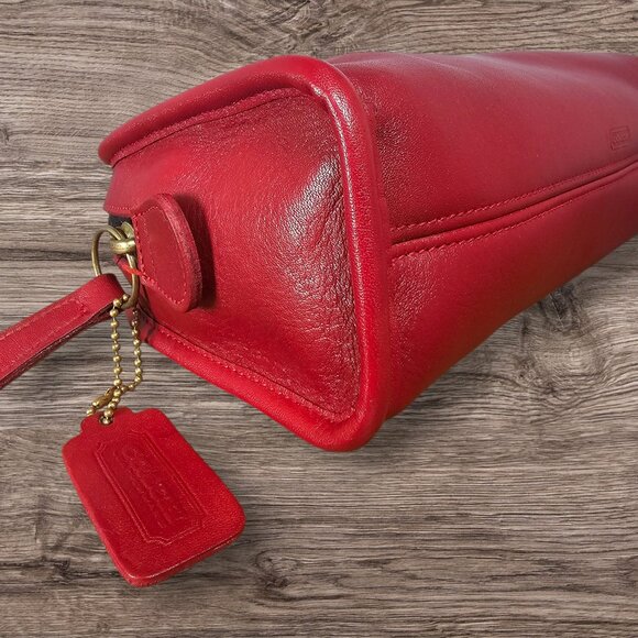 Coach Vintage Red Leather Travel Bag Case - Late 70s - Style 7225 - Picture 7 of 11